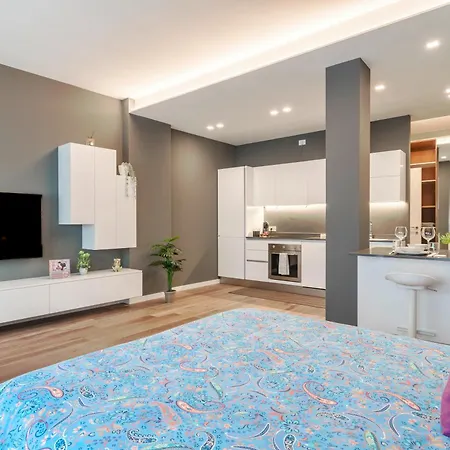 Essenza Moderna Centro & Comfort 아파트 *