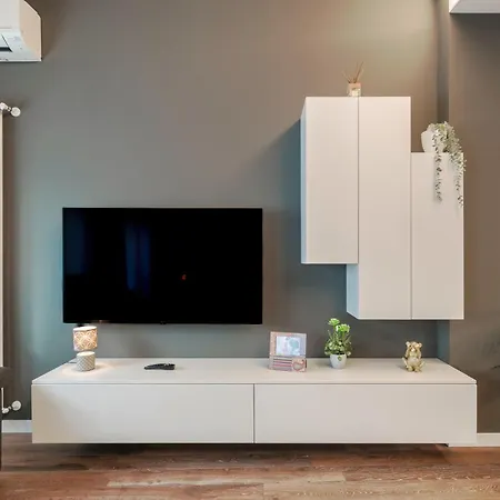 Essenza Moderna Centro & Comfort 아파트 *